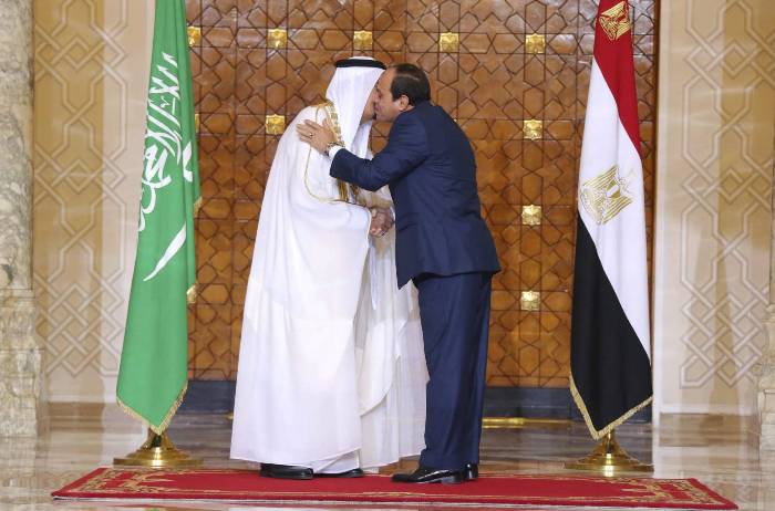 Al Sisi “regala” dos islas en el Mar Rojo a Arabia Saudí
